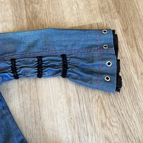 Gorgeous Escada set - Picture 5 of 9